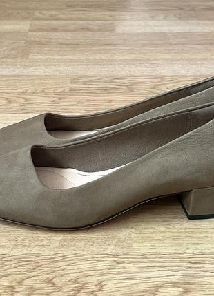 Замшевые туфли clarks в новом состоянии 38 размер