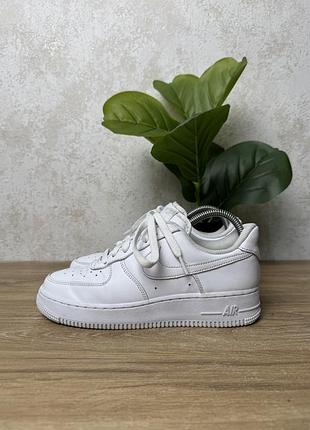 Жіночі шкіряні кросівки nike air force 1 розмір 38,5