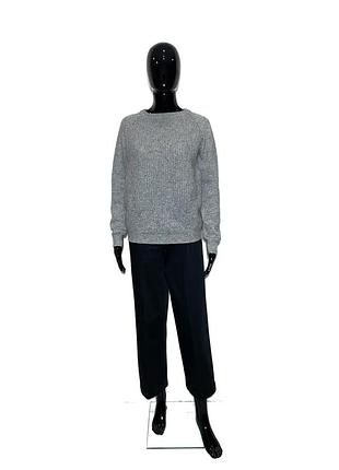 Відмінний светр від бренду люкс