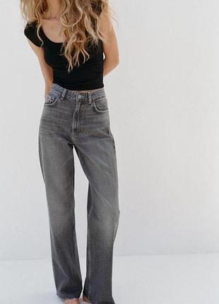 Трендові джинси від бренду zara в сірому кольорі
