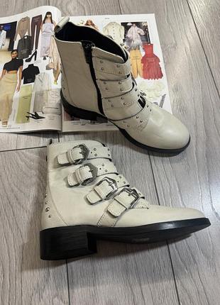 Жіночі шкіряні черевики бренду carvela р.36