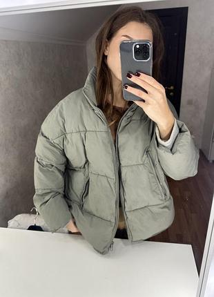 Жіночий пуховик zara м'ятного кольору