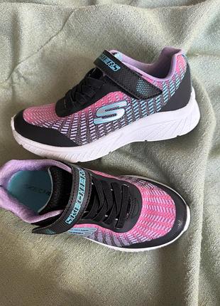 Кросівки skechers оригинал р.31