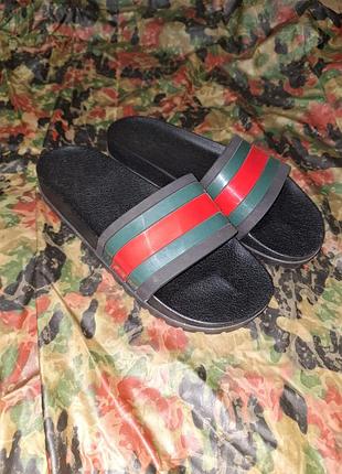 Шлепанцы сланцы gucci pursuit 72 trek lug sole slides на тракторной подошве