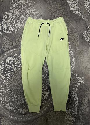 Спортивні штани чоловічі nike tech fleece салатові