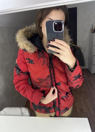 Пуховик жіночий moncler камуфляжний з хутром єнота