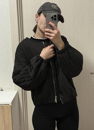 Чорний стьобаний бомбер 🖤