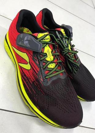 Бігові чоловічі кросівки newton gravity 10 (забарвлення red/black/yellow). розмір: 45