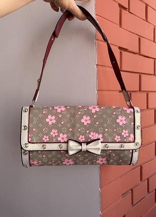 Сумка louis vuitton-вінтажна,рідкісна, з атласний тканини та шкіри із монограмою lv та притом «цвітіння вишні» takashi murakami
