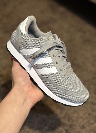 Оригінальні кросівки adidas 34 розмір (21см) б/в