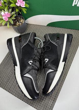 Оригинальные кроссовки kors 3