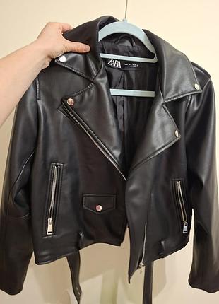 Курточка. zara
