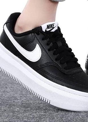 Оригінальні повсякденні кросівки на платформі nike court vision alta