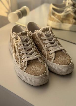 Кросівки жіночі guess бежеві 2