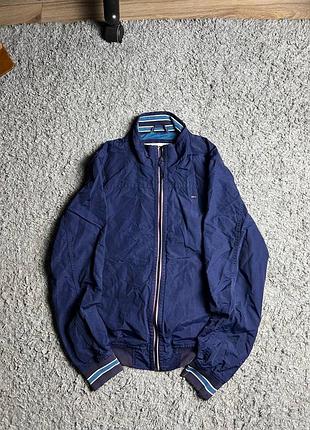 Ветровка/олимпийка tommy hilfiger   состояние хорошое  размер-м  замеры  длина-67 груди-55 длина рукава от плеча-65  цена-500грн