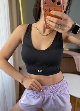 Чорний спортивний топ under armour