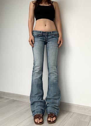 Новые с биркой джинсы only клеш 32 xxs 34 xs 36 s 38 m низкая талия посадка голубые flared bootcut ретро под винтаж vintage 2000ые