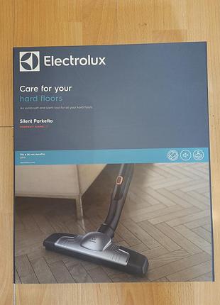 Щетка паркетная electrolux ze115 для пылесоса на трубу 900167792 новая.