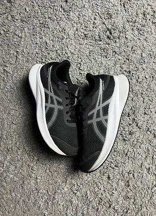 Кроссовки asics   состояние хорошое  размер-40(25.25)  цена-550грн
