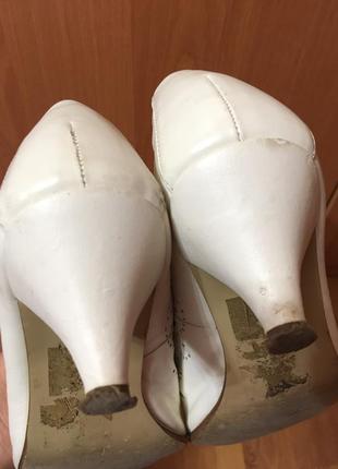 Винтажные кожаные балетки с узором перфорацией ретро на широкую ногу4 фото