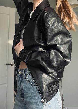 Куртка жіноча pull&bear бомбер чорна xs