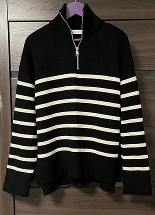 Полосатый трикотажный свитер zara на молнии (half-zip) в идеале, размер xs.