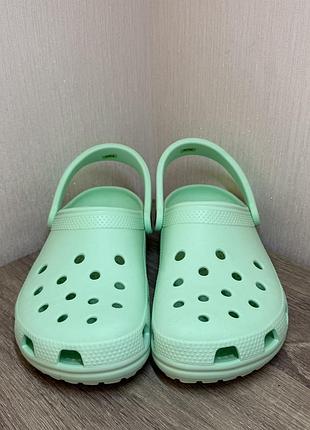Шлепанцы crocs 2
