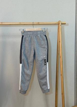 Джогери з утепленням nike на 128-137 см