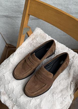 Замшеві лофери від zara