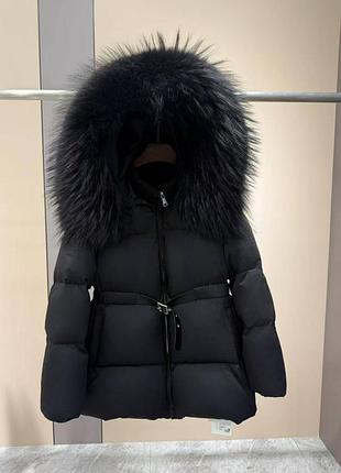 Теплий зимовий пуховик чорного кольору чорний пуховик з хутром зимова куртка з хутряним коміром