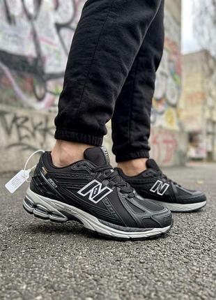 New balance кросівки