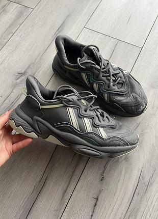 Жіночи кросівки adidas ozweego