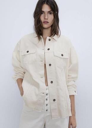 Куртка жіноча zara вельветова молочна