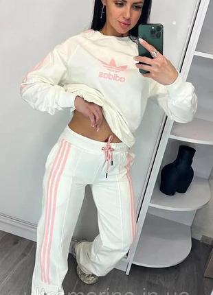 Спортивний костюм жіночий adidas білий в рожеву полоску