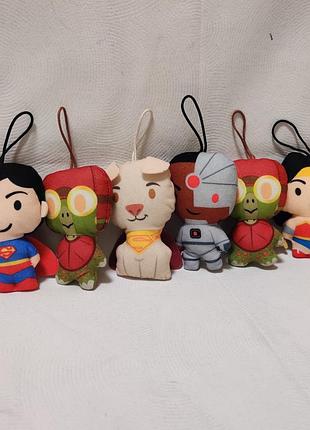 М'які фігурки з мультфільму "ліга супер-улюбленців dc" happy meal mcdonald's