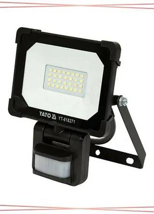 Прожектор yato 20 вт з smd діодами 1900 лм датчик руху ip54 чорний для внутрішнього та зовнішнього осв sku_yt-818271