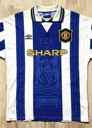 Чоловіча вінтажна футбольна джерсі umbro manchester united 1995/96