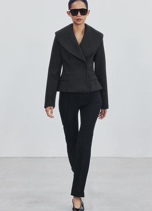 Жакет жіночий приталений з максі-лацанками zara new