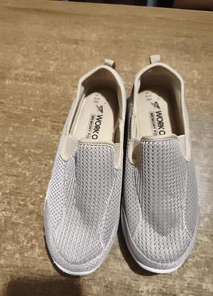 Продам женские мокасины