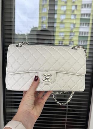 Сумка жіноча chanel біла зі зернистої шкіри
