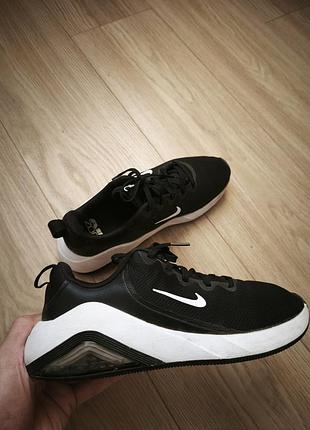 Кросівки жіночі nike air zoom bella 7 чорні