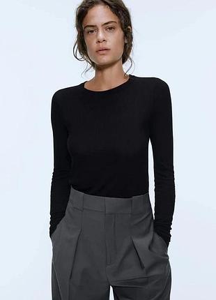 Чорний лонгслів в рубчик zara