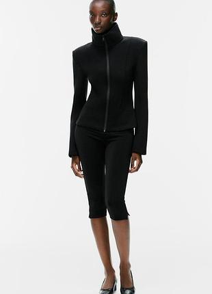 Куртка женская черная с подплечниками и молнией zara new