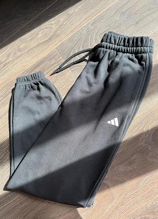 Спортивні штани adidas розмір xs