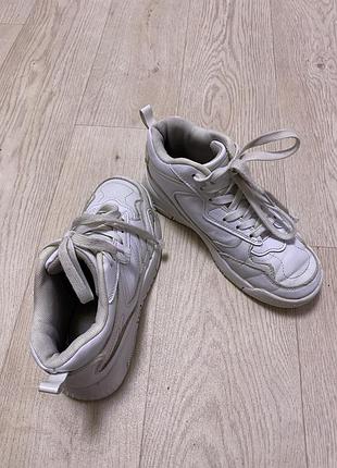 Високі кросівки 👟👟 22 см устілка 4