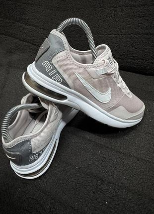 Кросівки жіночі nike