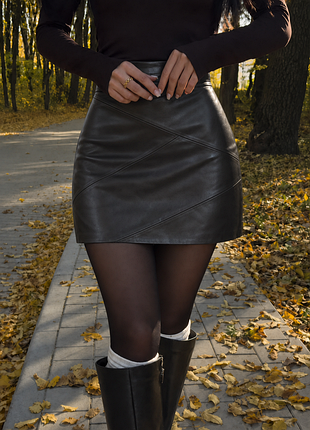 Спідниця чорна з екошкіри міні 🔥 утеплена флісом ✨ zara m-l 🖤 шкіряна коротка🖤 тепла жіноча спідниця 🖤 юбка з екошкіри 🖤 тепла юбка