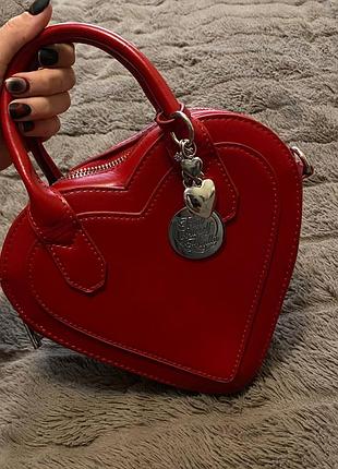 Сумка в формі серця червона «bershka»