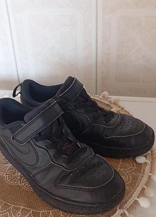 Фірмені кросівки nike