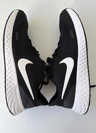 Кросівки оригінальні nike revolution 4